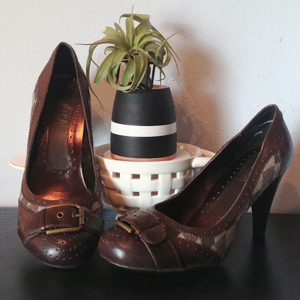 Tribeca by Kenneth Cole Heels with Toe Buckle